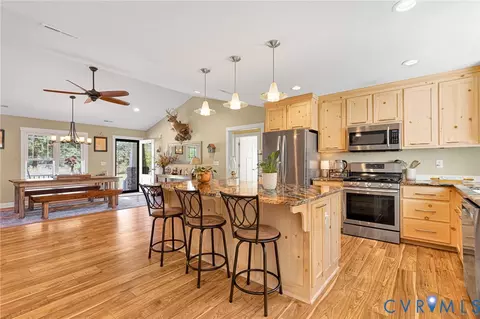 Kitchen - 3820 Upshaw Rd, Aylett, VA 23009 photo 4 of 9