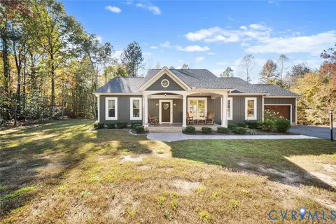 7131 Deep Creek Dr, Amelia Court House, VA 23002