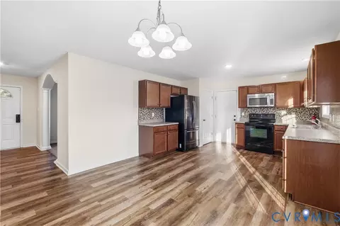 Entry Way - 4023 Evelake Rd, North Chesterfield, VA 23237 photo 4 of 6