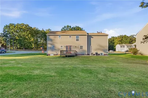 Exterior - 4023 Evelake Rd, North Chesterfield, VA 23237 photo 4 of 7