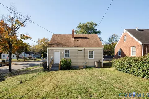 Exterior - 1010 E 17th St, Richmond, VA 23224 photo 4 of 6