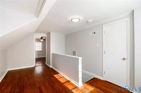 Entry Way - 1010 E 17th St, Richmond, VA 23224 photo 4 of 4