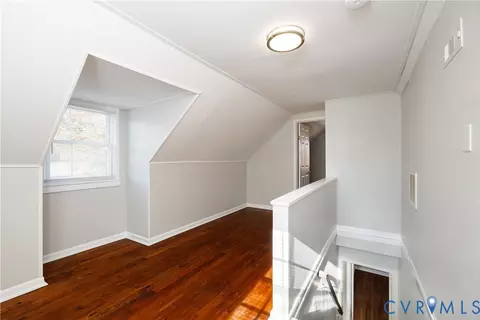 Entry Way - 1010 E 17th St, Richmond, VA 23224 photo 3 of 4