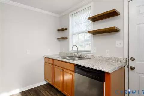 Kitchen - 1010 E 17th St, Richmond, VA 23224 photo 2 of 4