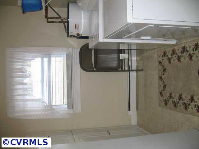 3320 Kellynn Dr, Midlothian, VA 23112 photo 3