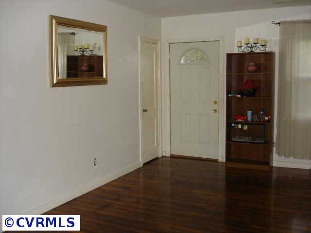 121 N Mapleleaf Ave, Henrico, VA 23075 photo 2