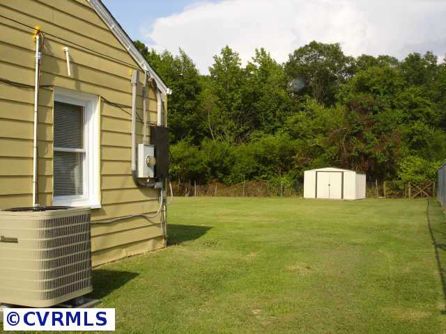 217 Bartee Rd, Richmond, VA 23224 photo 4