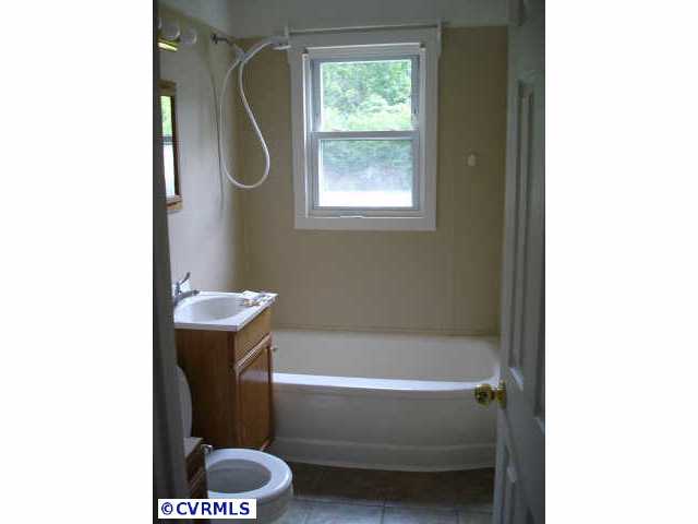 217 Bartee Rd, Richmond, VA 23224 photo 9