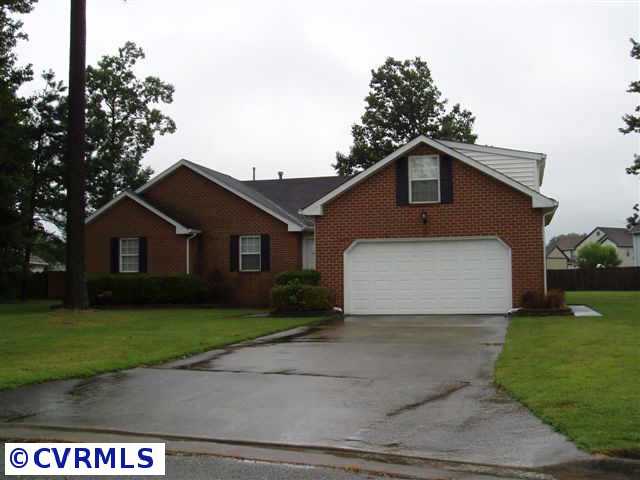 2005 Pine Tree Ct, Suffolk, VA 23434 photo 1