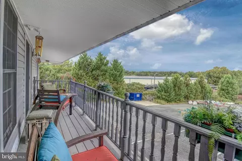 13705 Anna Point Ln, Mineral, VA 23117