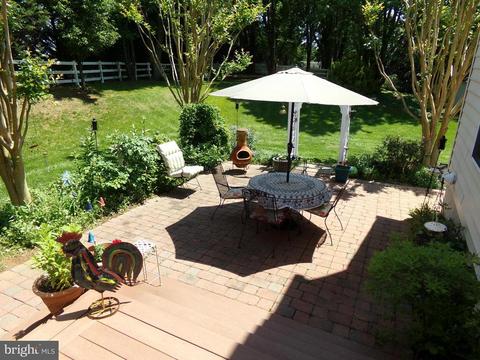 398 Singleton Cir, Warrenton, VA 20186 photo 4