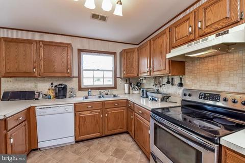 8560 Megs Dr, Marshall, VA 20115 photo 2