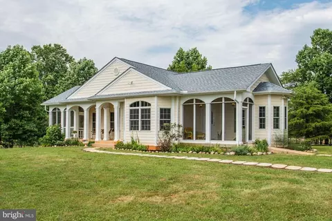 10120 Brown Moore Ln, Marshall, VA 20115 photo 2