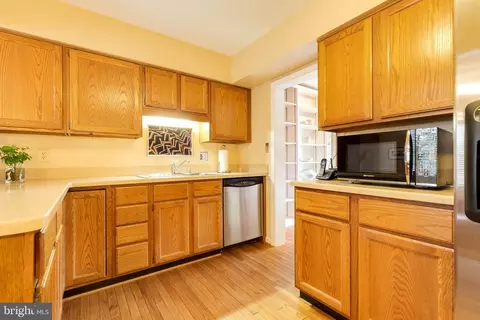 263 Fairfield Dr, Warrenton, VA 20186 photo 3