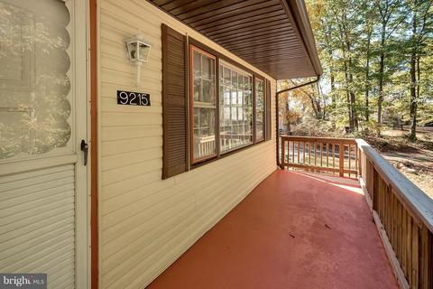 9215 Lake Daniel Rd, Marshall, VA 20115 photo 4