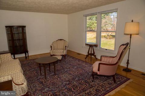 4454 Scotts Rd, Marshall, VA 20115 photo 3