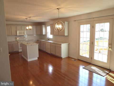 336 Singleton Cir, Warrenton, VA 20186 photo 4
