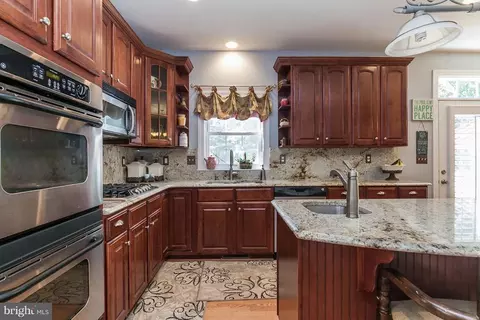 5603 Old Bust Head Rd, Broad Run, VA 20137 photo 10