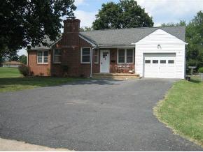1815 S Talbott Pl, Waynesboro, VA 22980 photo 2