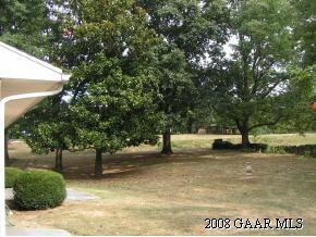 2059 Rhoades Dr, Waynesboro, VA 22980 photo 3
