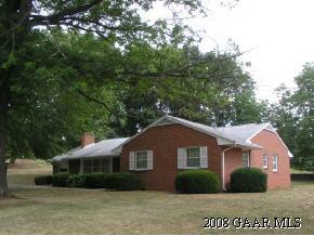 2059 Rhoades Dr, Waynesboro, VA 22980 photo 2