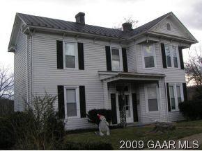 372 Walnut St, Waynesboro, VA 22980 photo 2