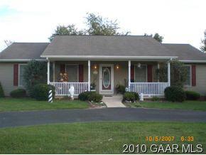 128 Iris Dr, Waynesboro, VA 22980 photo 2
