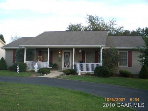 128 Iris Dr, Waynesboro, VA 22980 photo 1