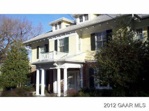 402 E Beverley St, Staunton, VA 24401 photo 1