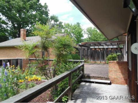 515 Cherry Ave, Waynesboro, VA 22980 photo 3