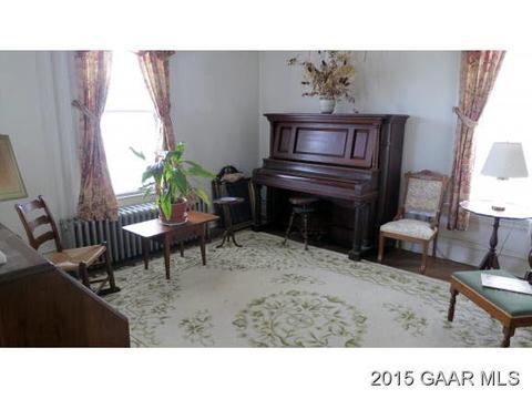 205 Maple Ave, Waynesboro, VA 22980 photo 3