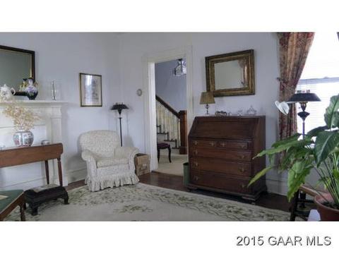 205 Maple Ave, Waynesboro, VA 22980 photo 4