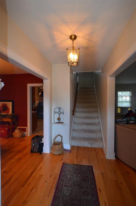 409 Pine Ave, Waynesboro, VA 22980 photo 2