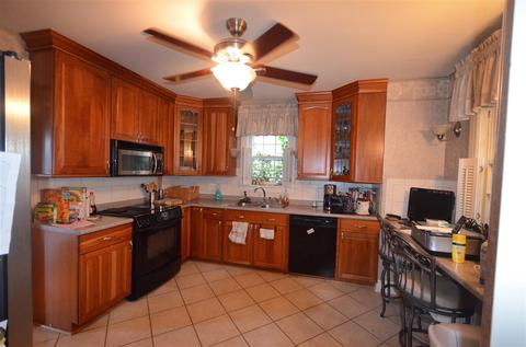 409 Pine Ave, Waynesboro, VA 22980 photo 5