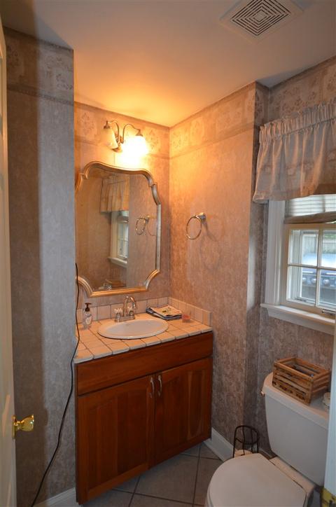409 Pine Ave, Waynesboro, VA 22980 photo 8