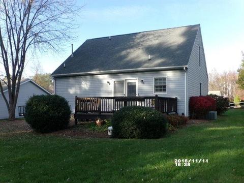 108 Iris Dr, Waynesboro, VA 22980 photo 6