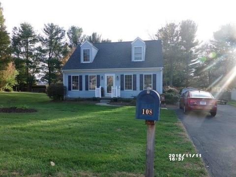 108 Iris Dr, Waynesboro, VA 22980 photo 2
