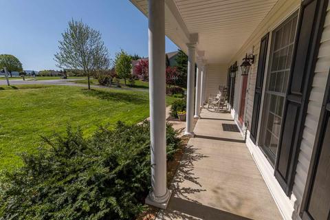 58 Jester Ct, Stuarts Draft, VA 24477 photo 3