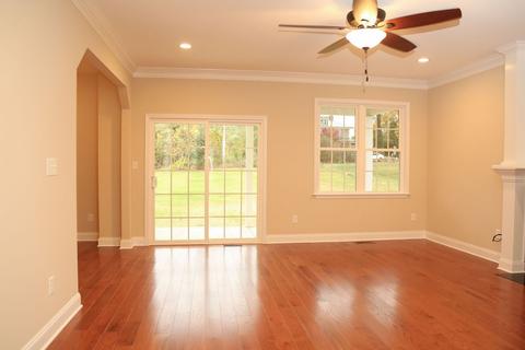 79 Bowmans Run Dr, Stuarts Draft, VA 24477 photo 3