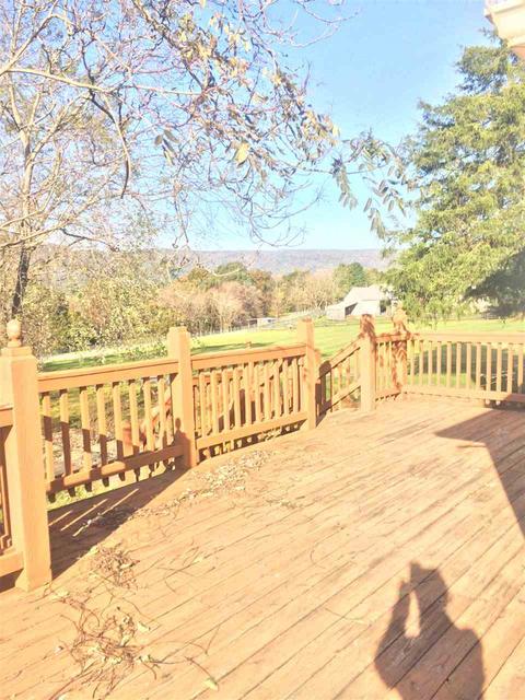 568 Mcdaniel Ln, Shenandoah, VA 22849 photo 2