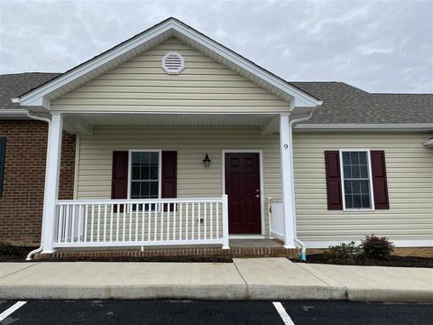 9 Gemstone Dr, Stuarts Draft, VA 24477 photo 1