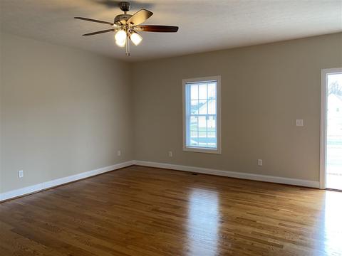 9 Gemstone Dr, Stuarts Draft, VA 24477 photo 3