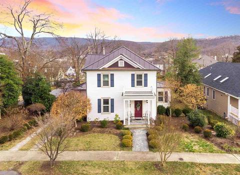 520 Maple Ave, Waynesboro, VA 22980 photo 2