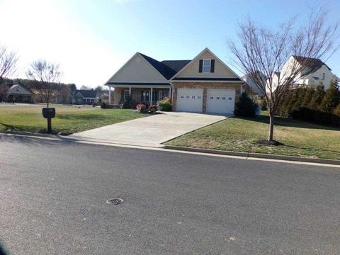 108 Compass Dr, Waynesboro, VA 22980 photo 2