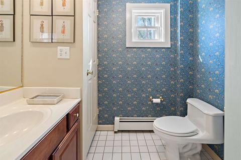 316 E Beverley St, Staunton, VA 24401 photo 20