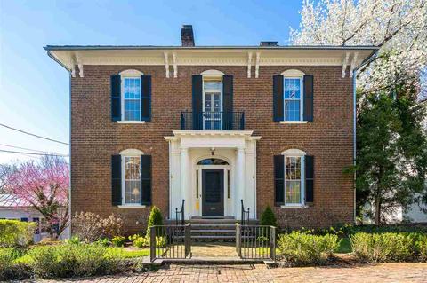 316 E Beverley St, Staunton, VA 24401 photo 1