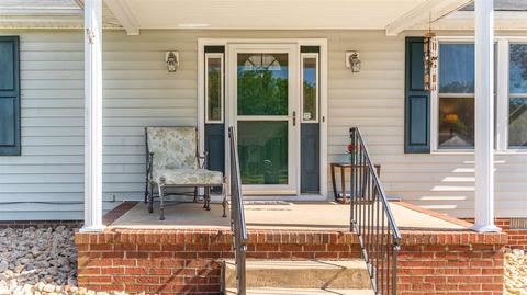 116 Iris Dr, Waynesboro, VA 22980 photo 6