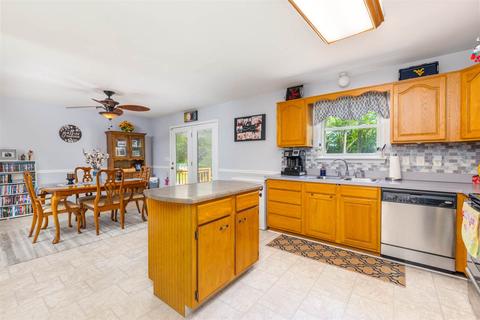 116 Iris Dr, Waynesboro, VA 22980 photo 9