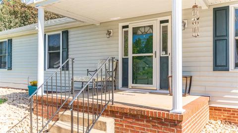 116 Iris Dr, Waynesboro, VA 22980 photo 4