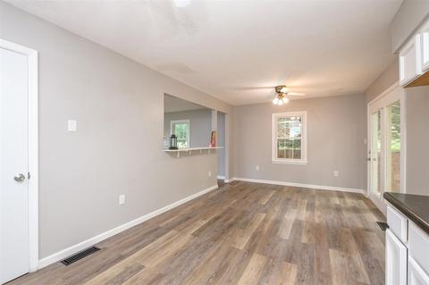 33 Valley View Ave, Mount Sidney, VA 24467 photo 9